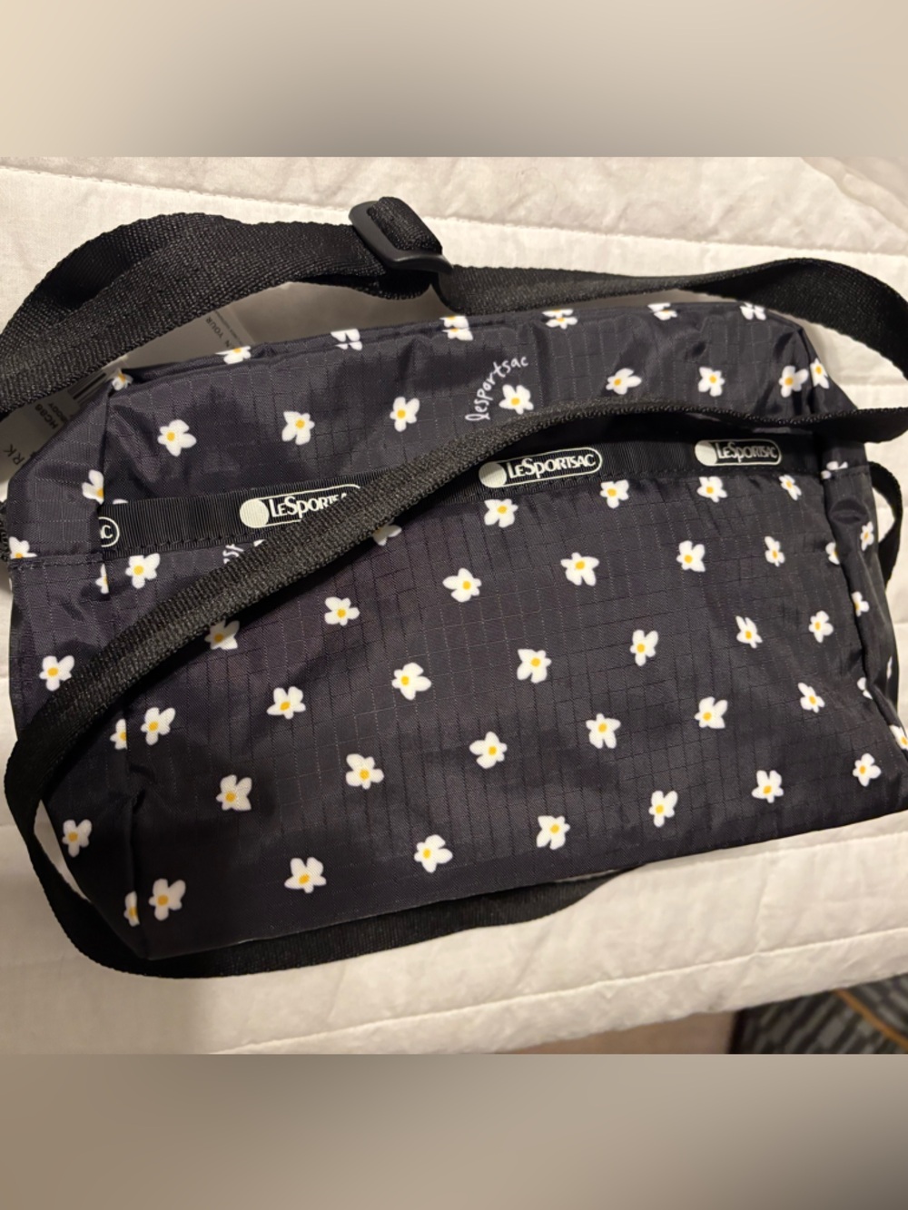 Lesportsac DANIELLA DITSY DAISY Crossbody NWT - Picture 6 of 12